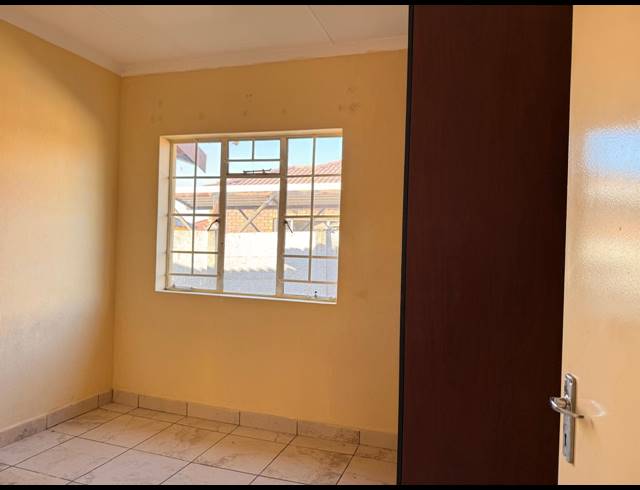 3 BEDROOM HOUSE FOR SALE IN WATERVAL EAST